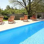 Violica, Karnevali Villa *