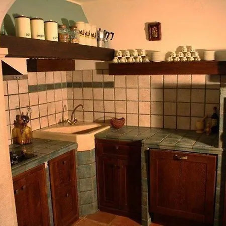 Violica, Karnevali Villa