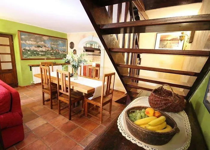 Violica, Karnevali Vila