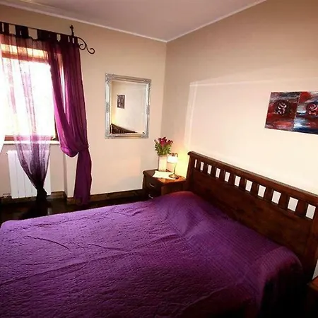 Violica, Karnevali Villa *